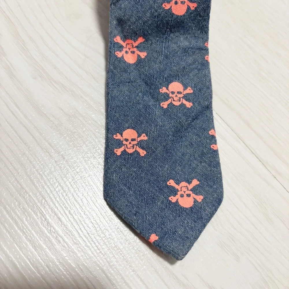 Old Navy Blue Tie with Orange Skull Pattern Size XL‎